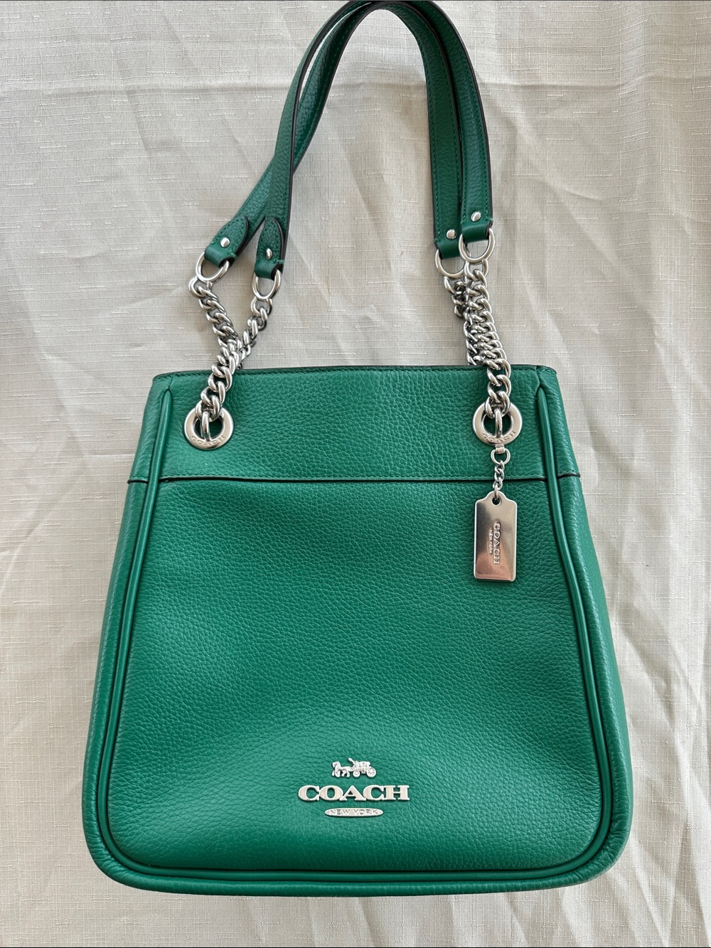 Coach Cammie chain bucket bag in green pebbled leather